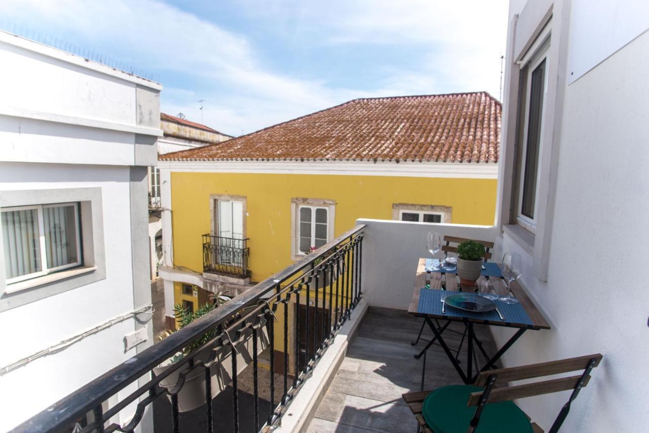 Apartamento Colorido ลากอส ภายนอก รูปภาพ